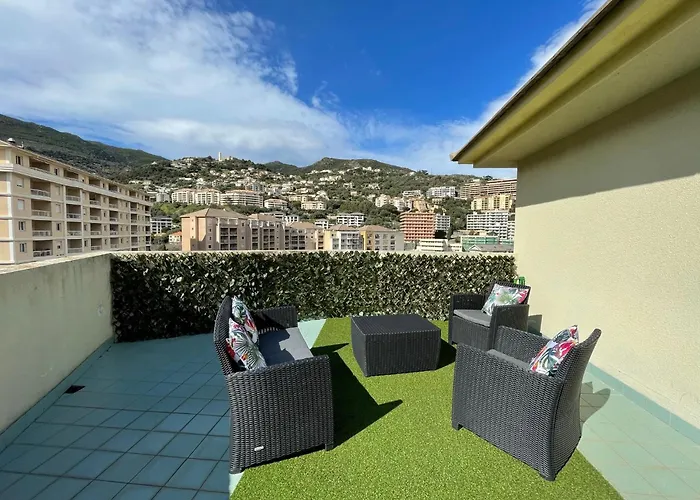 Grand T2 Proche Centre Ville, Vue Mer Et Montagne