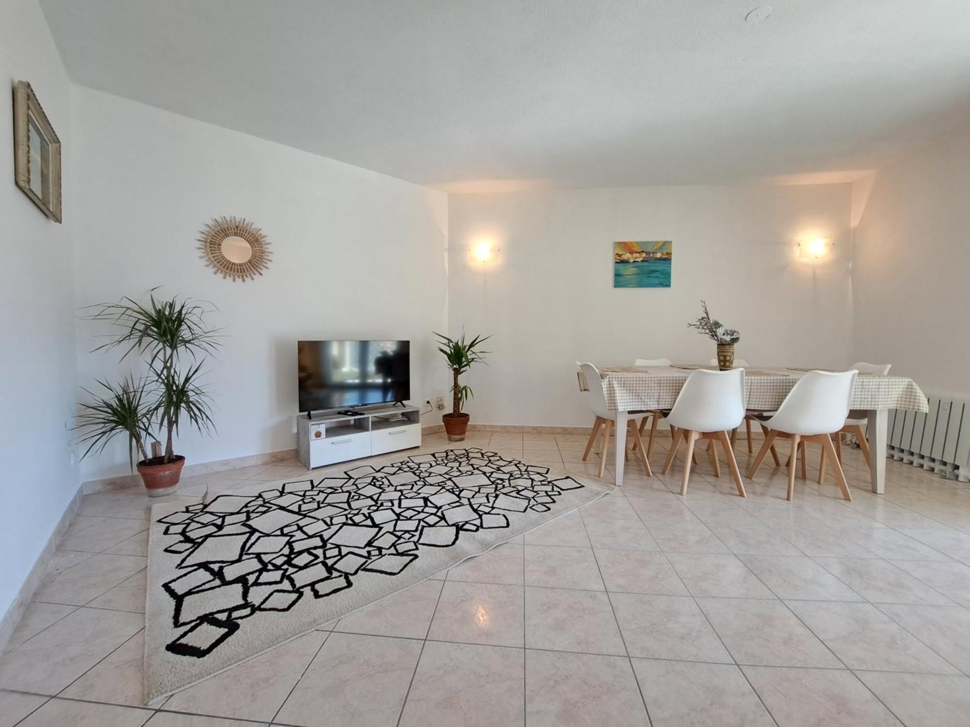 Grand T2 Proche Centre Ville, Vue Et Montagne Apartment *