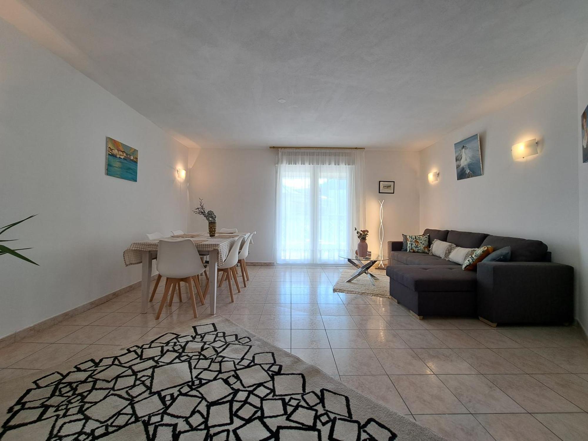 Grand T2 Proche Centre Ville, Vue Et Montagne * Bastia (Corsica)