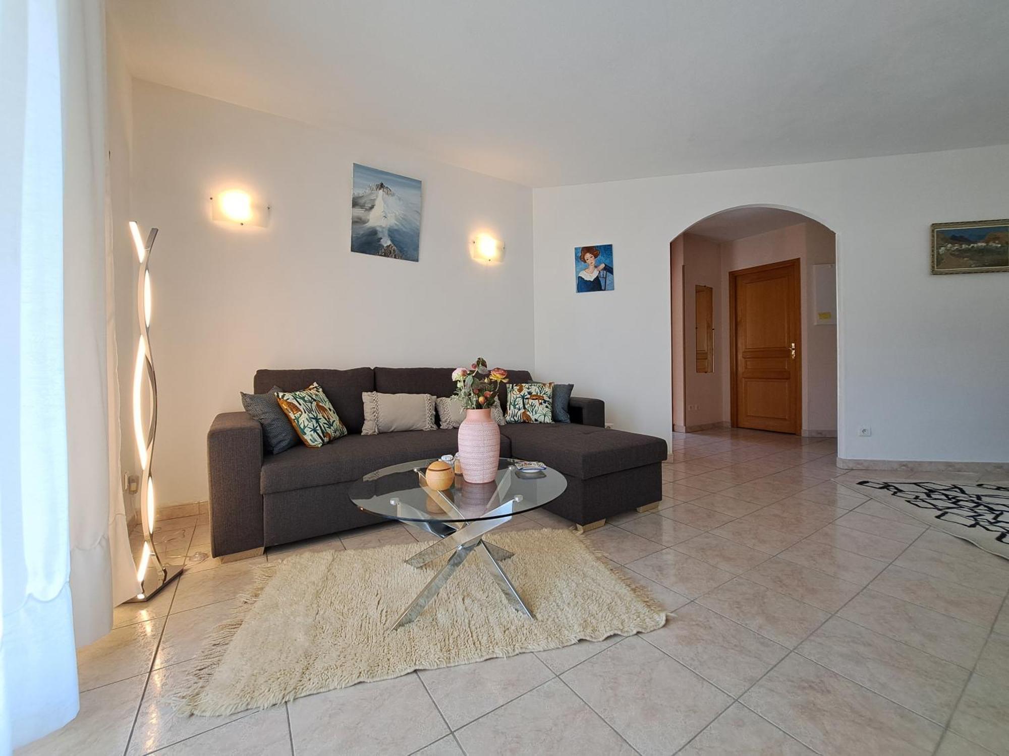 Appartement Grand T2 Proche Centre Ville, Vue Et Montagne Bastia (Corsica)