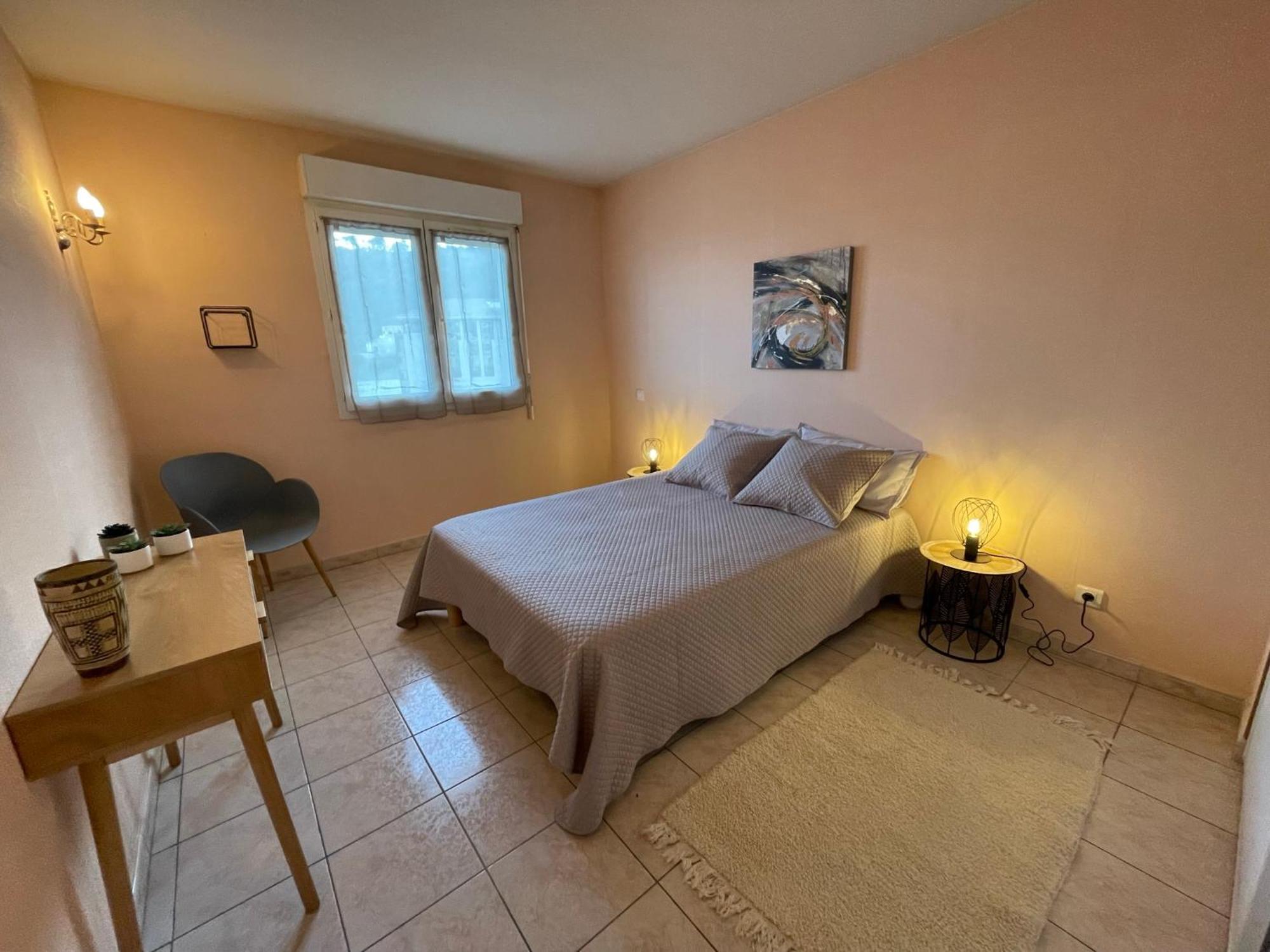 Grand T2 Proche Centre Ville, Vue Et Montagne * Bastia (Corsica)